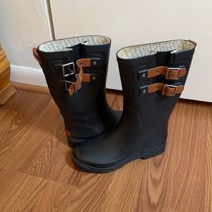 Black Chooka rain boots size 6